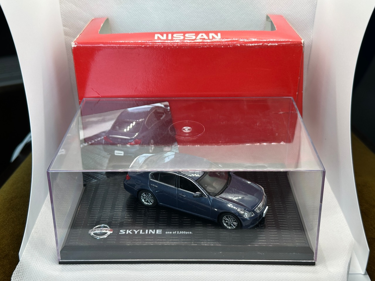 【ディーラー特注】 1/43 日産 スカイライン V36 (ルナマーレシルバーチタンパール)買取品