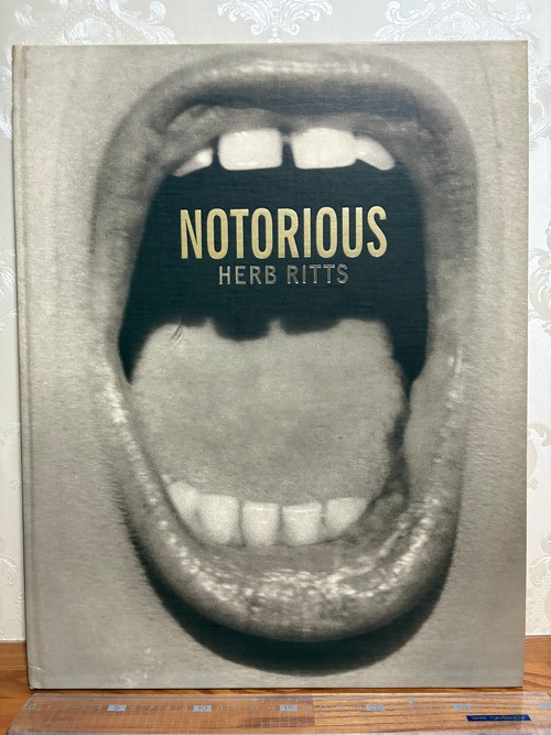 サイン　NOTORIOUS  HERB RITTS ハーブ・リッツ