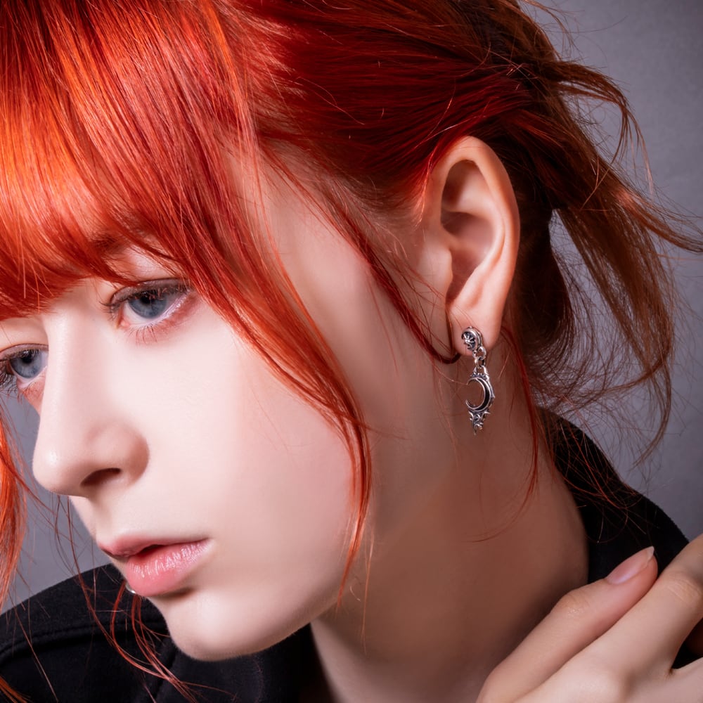 ニュームーンハートピアス AKE0129 片耳用 New Moon Heart