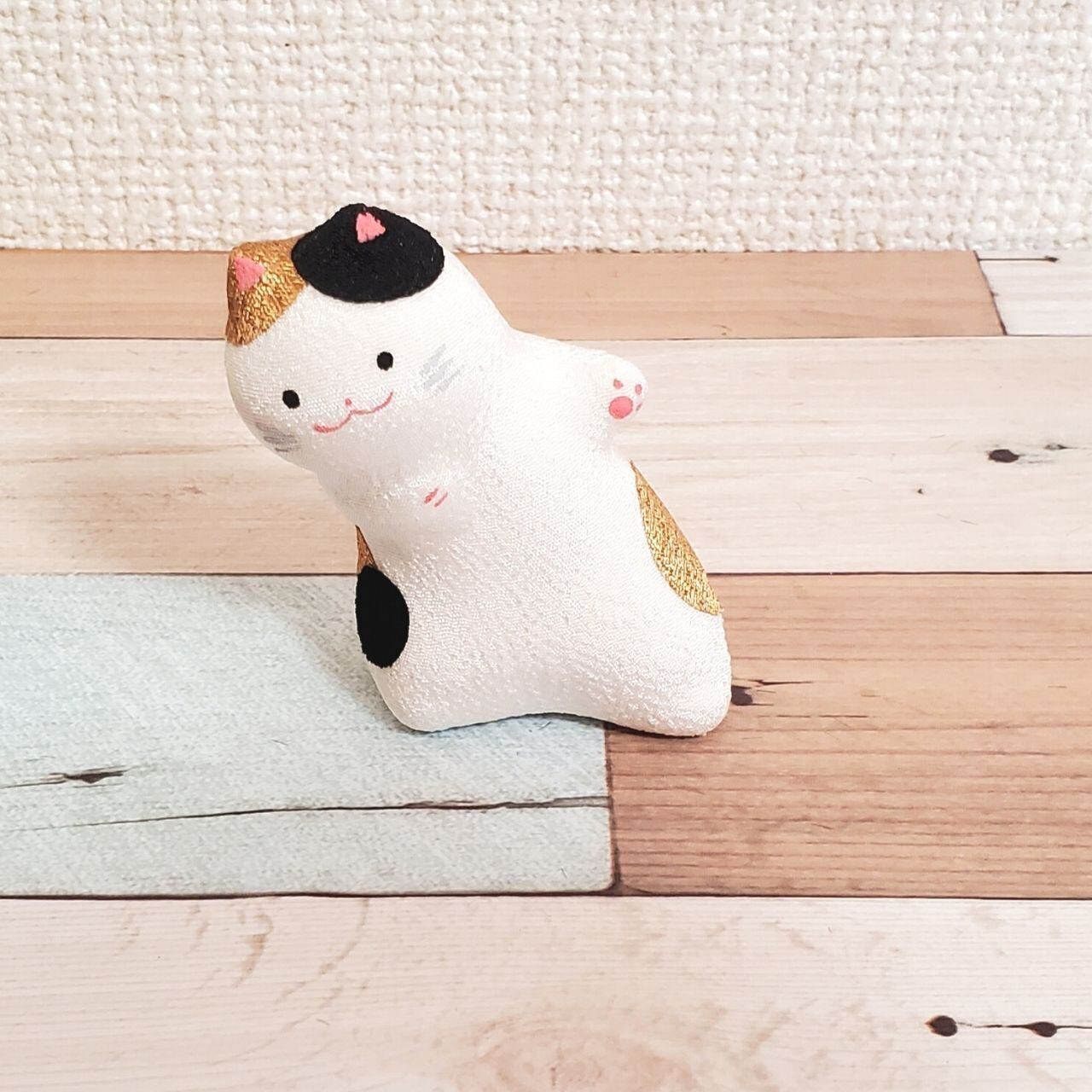 ちりめんのカワイイのぞき動物シリーズ(三毛)