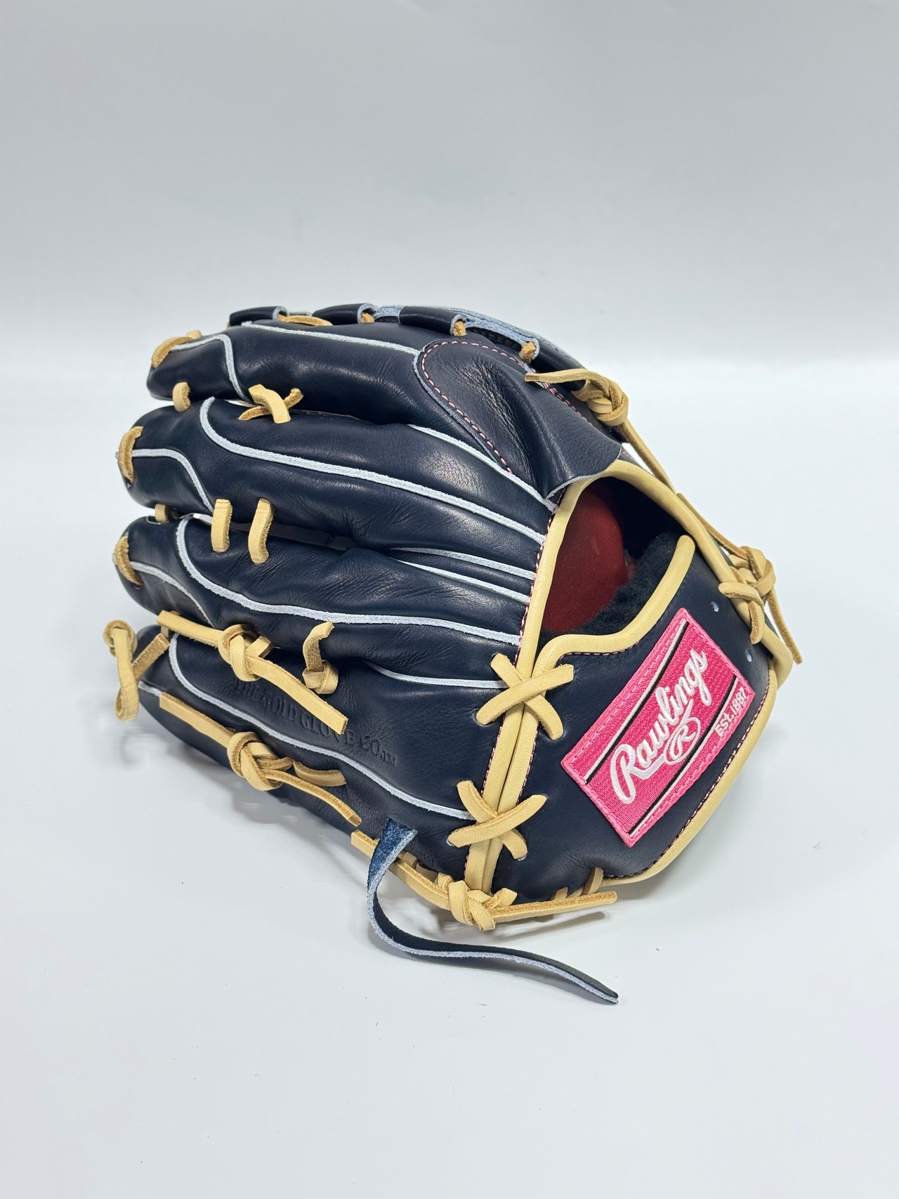 Rawlingsｰローリングス　ミチイオリジナル店舗別注オーダーグラブ　右投げ用　硬式用　投手用　A15MG  Vブラック×キャメル　ピンクステッチ・画像3