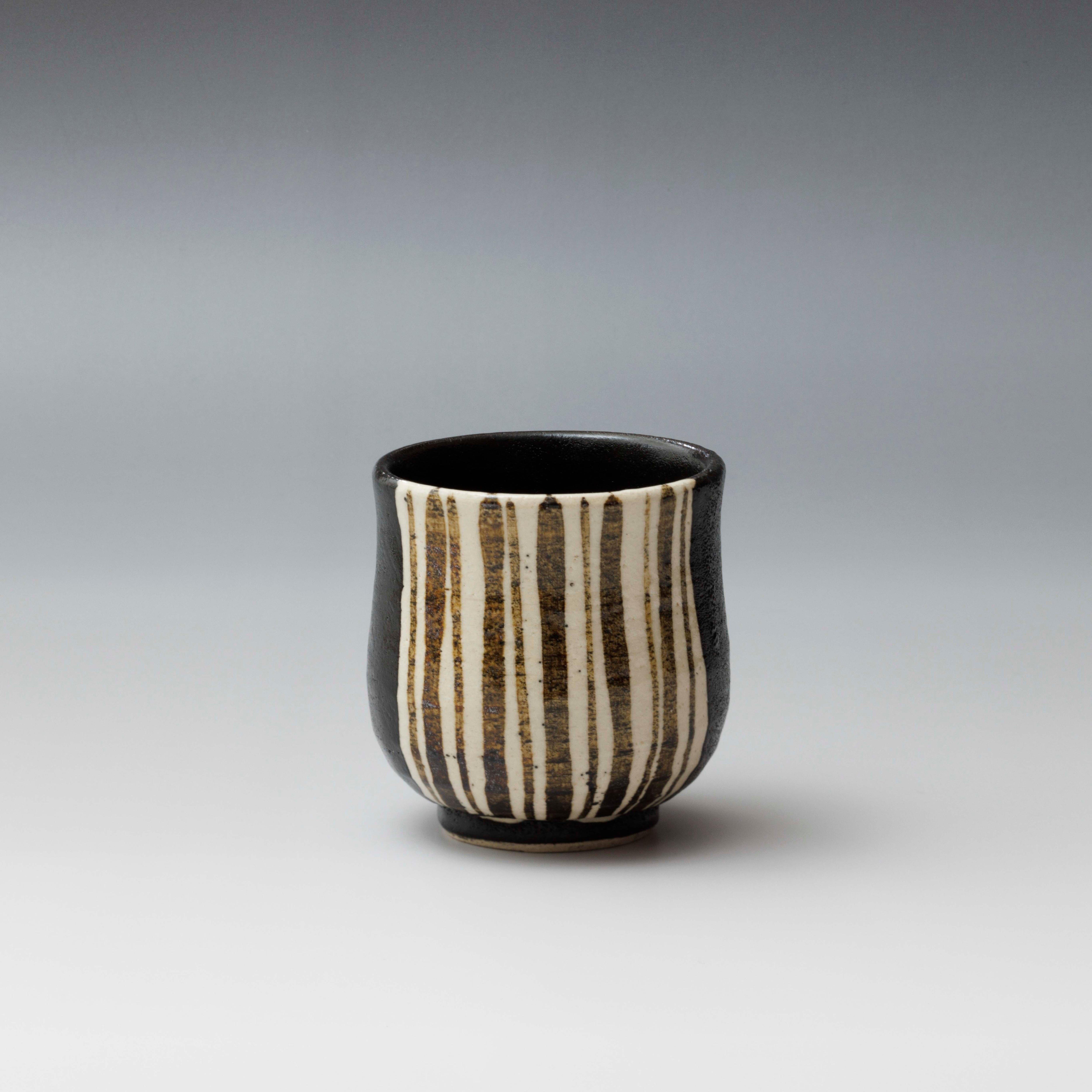 黒織部　鉢 黒織部 平鉢｜長江明人（金峰窯）｜《寸法》径16.4×高3 | 山佳