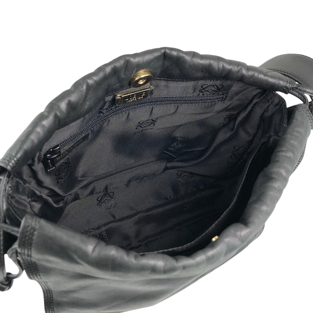 LOEWE ロエベ ショルダーバッグ ブラック アナグラム型押し ナッパレザー 巾着 vintage ヴィンテージ オールド cdbjnf