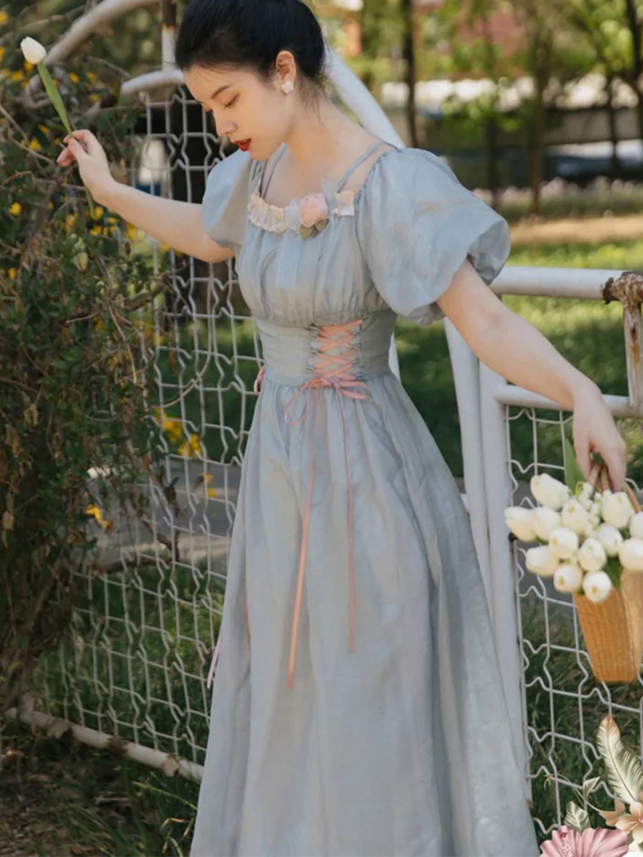 【0043】Vintage Blue Lace-up Short Sleeve Dress