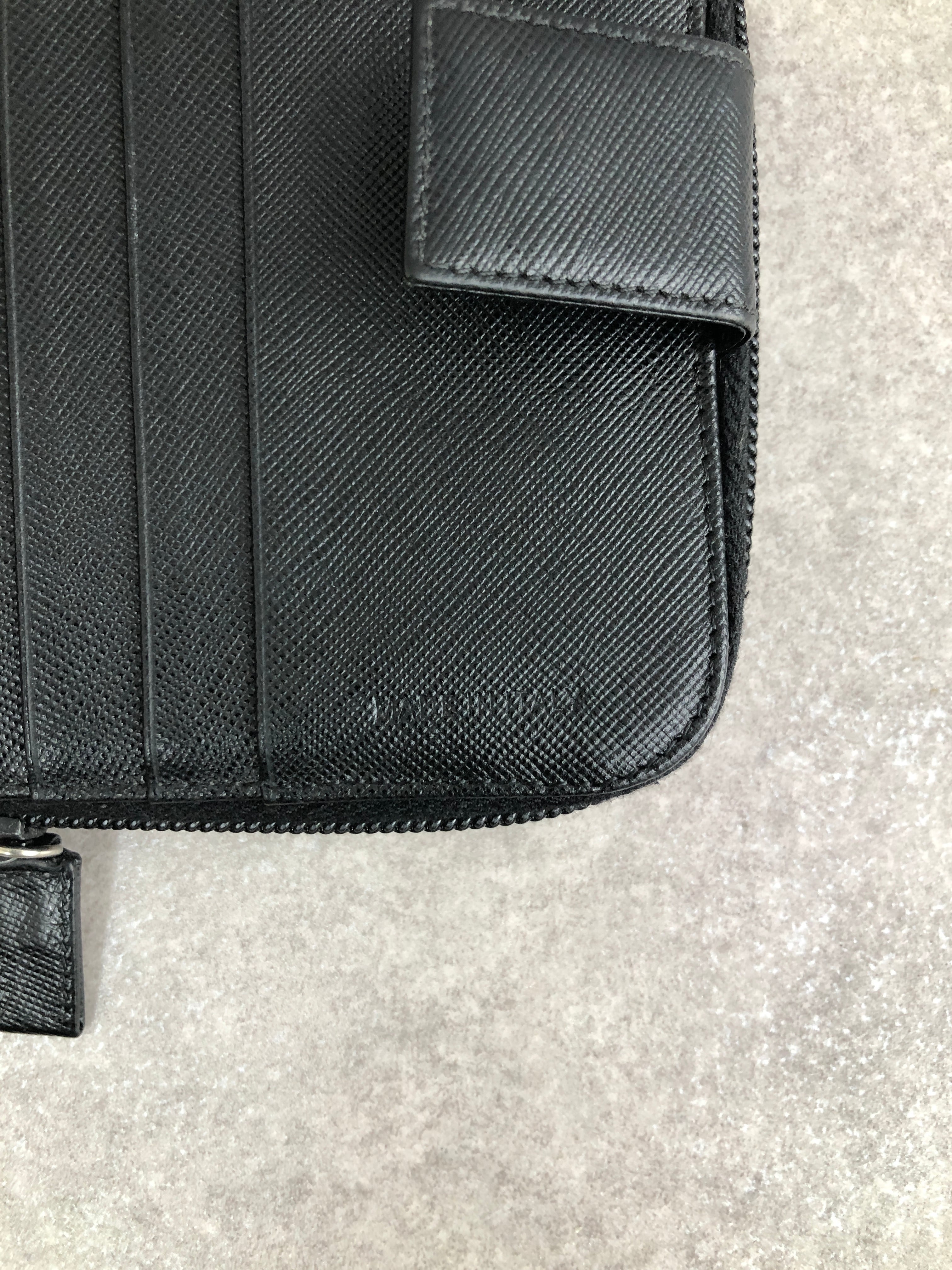 PRADA プラダ 財布 ブラック トライアングルロゴ サフィアーノレザー PRADA プラダ 財布 ブラック トライアングルロゴ サフィアーノレザー