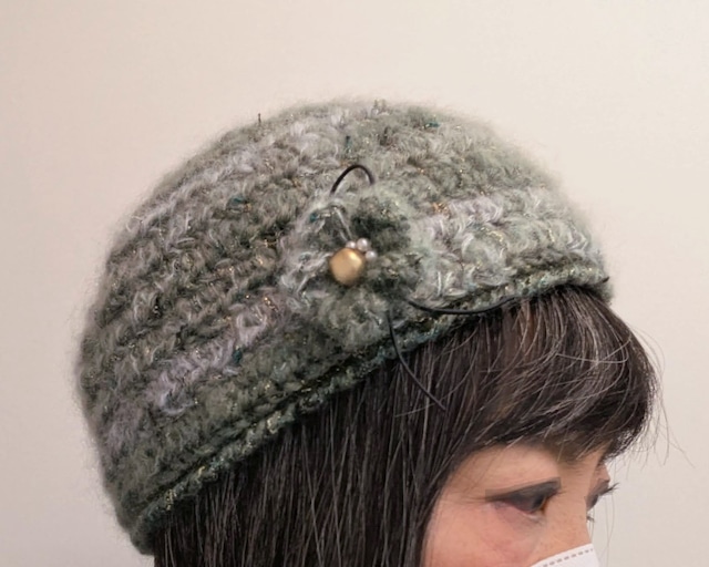 ふんわりモヘアとファンシーヤーンの帽子(スモーキーグリーン)