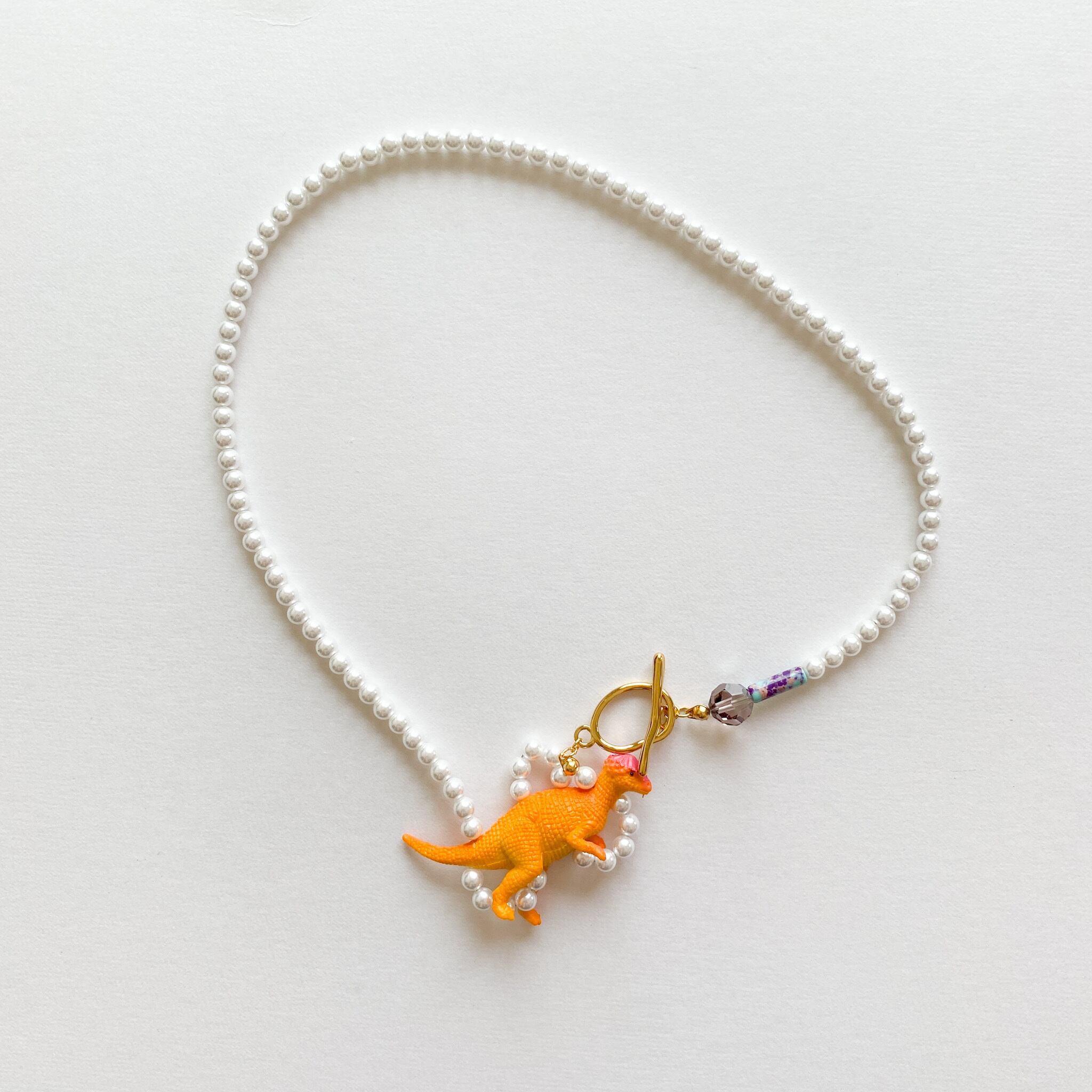 恐竜のくねくねネックレス