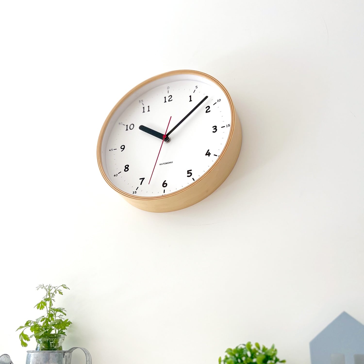 カッコウ時計風木製掛け時計 Cuckoo Clock」時刻とともに届く、癒しのさえずり。置き・壁掛けが