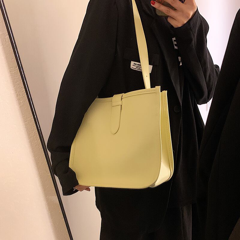サマーショルダーバッグレッド 夏物 Tiancai_Wing_Bag75990921025