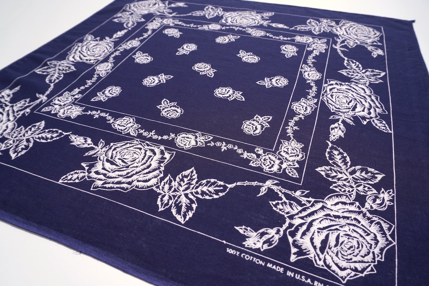 1970's USA製 [WAMCRAFT] リアルローズ柄 ヴィンテージバンダナ