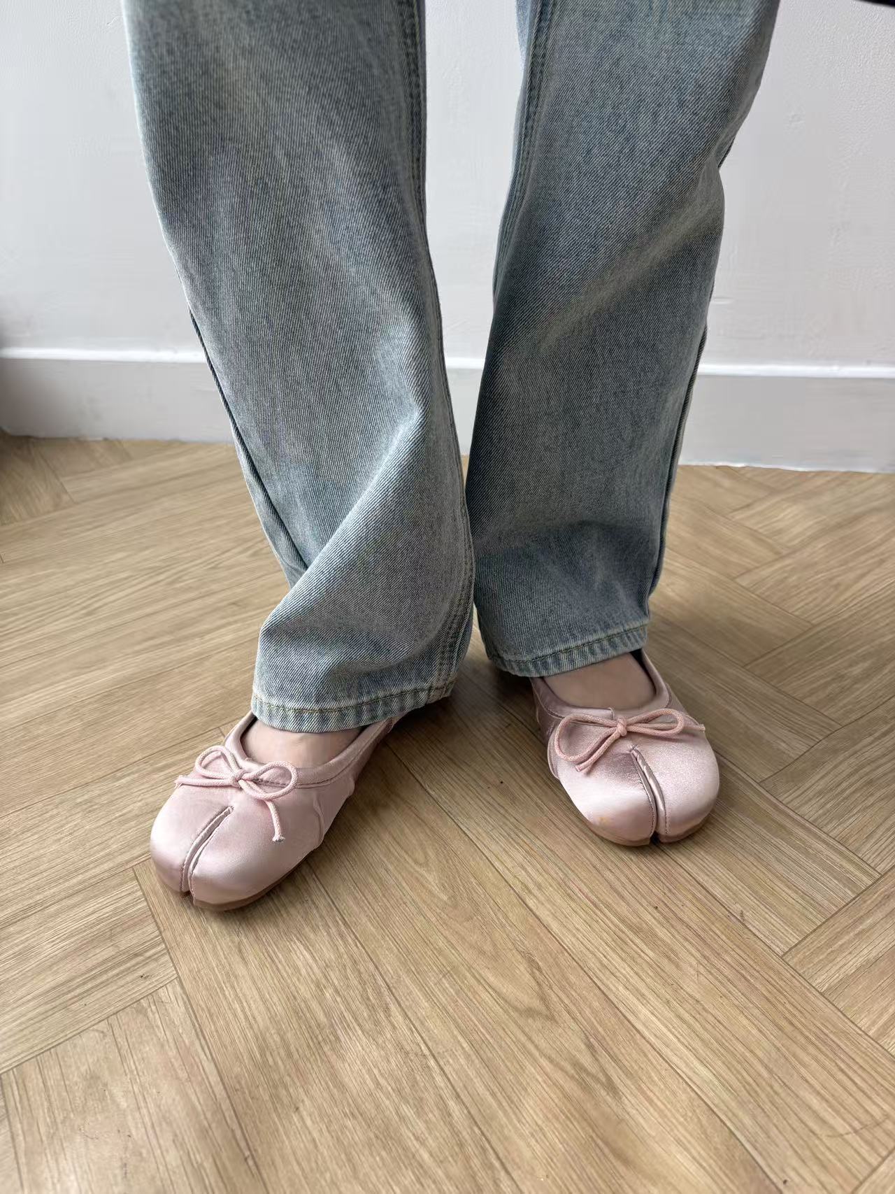 タビサテンフラットシューズ
