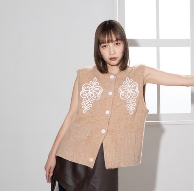 MARGAUX VINTAGE マルゴーヴィンテージ　コード刺繍ベスト　JK-26082