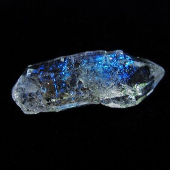 オイルインクォーツ 原石 石油入り 一点物 171-6333