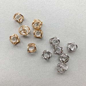 〈再入荷〉クリアビジュー入り立方体チャームS（10mm）