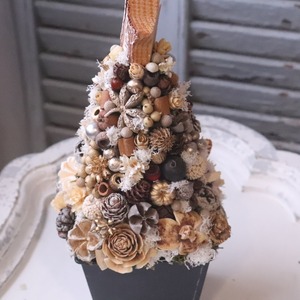 木の実ツリーL　1点もの｜木の実の小さなクリスマス飾り　木の実いっぱい　冬のナチュラルインテリア　プレゼント　推し活におすすめ　