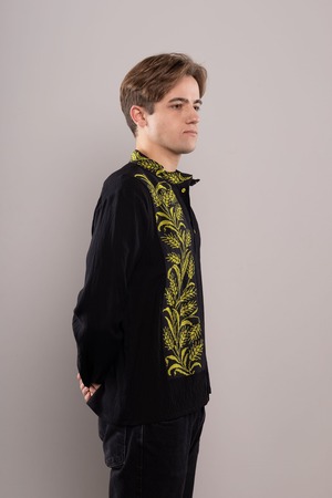 ウクライナ刺繍ヴィシヴァンカ（黒）クロスステッチ手刺繍　Lサイズ　メンズ