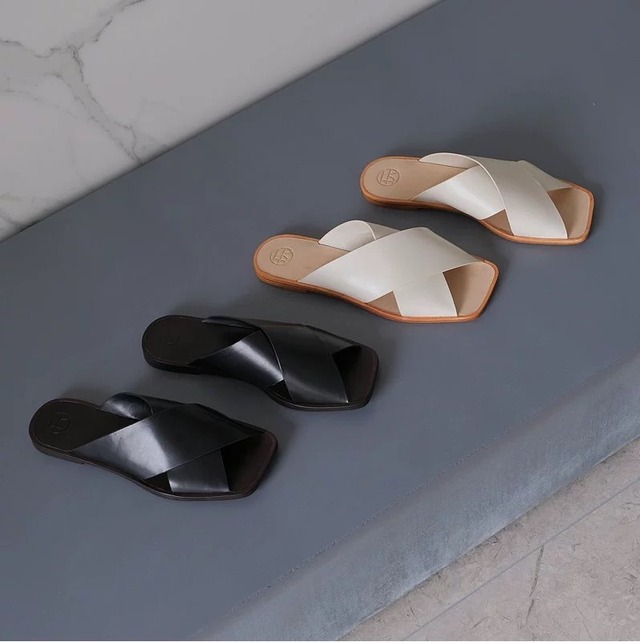 cross design flat sandal 00326