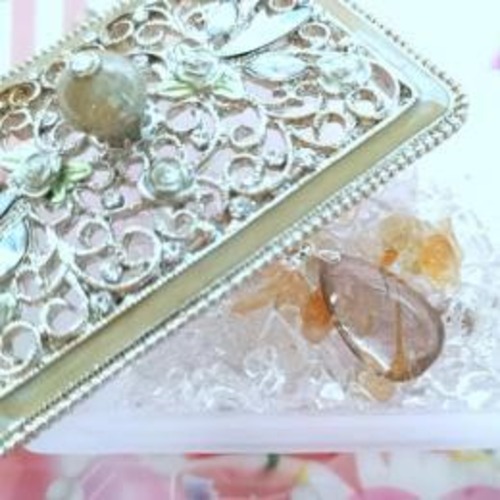 再入荷！　心のプリンセス「金運と浄化」スクエアBOXセット 【 浄化用ヒマラヤ水晶と金運シトリンのさざれ付 】　bｙ  ミステイハッピーモール　パワーストーン