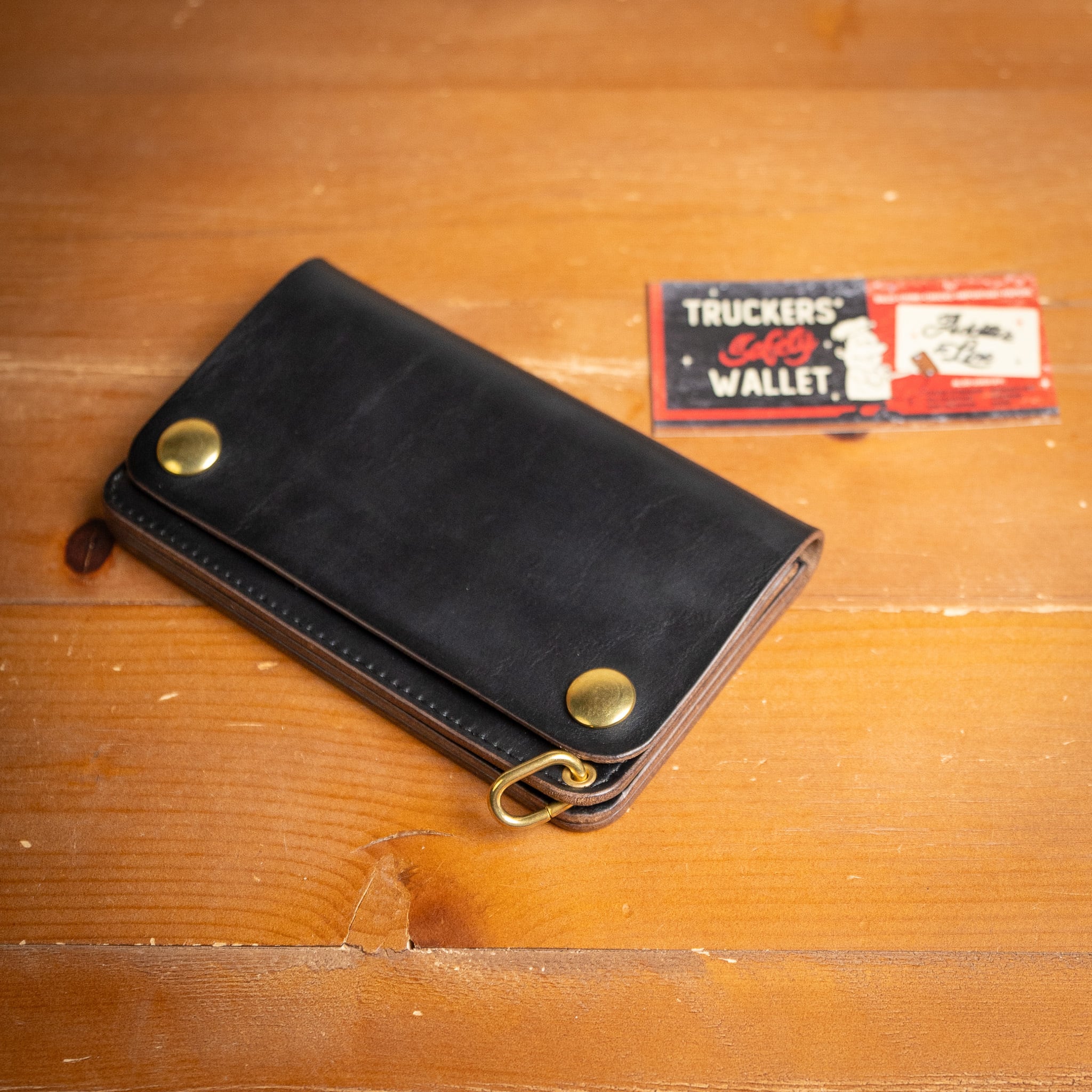 Additive and Line】Middle Tracker Wallet MTW-004 Horween