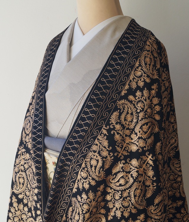 【ストール】カシミール刺繍　黒色×マットゴールド色　251120B