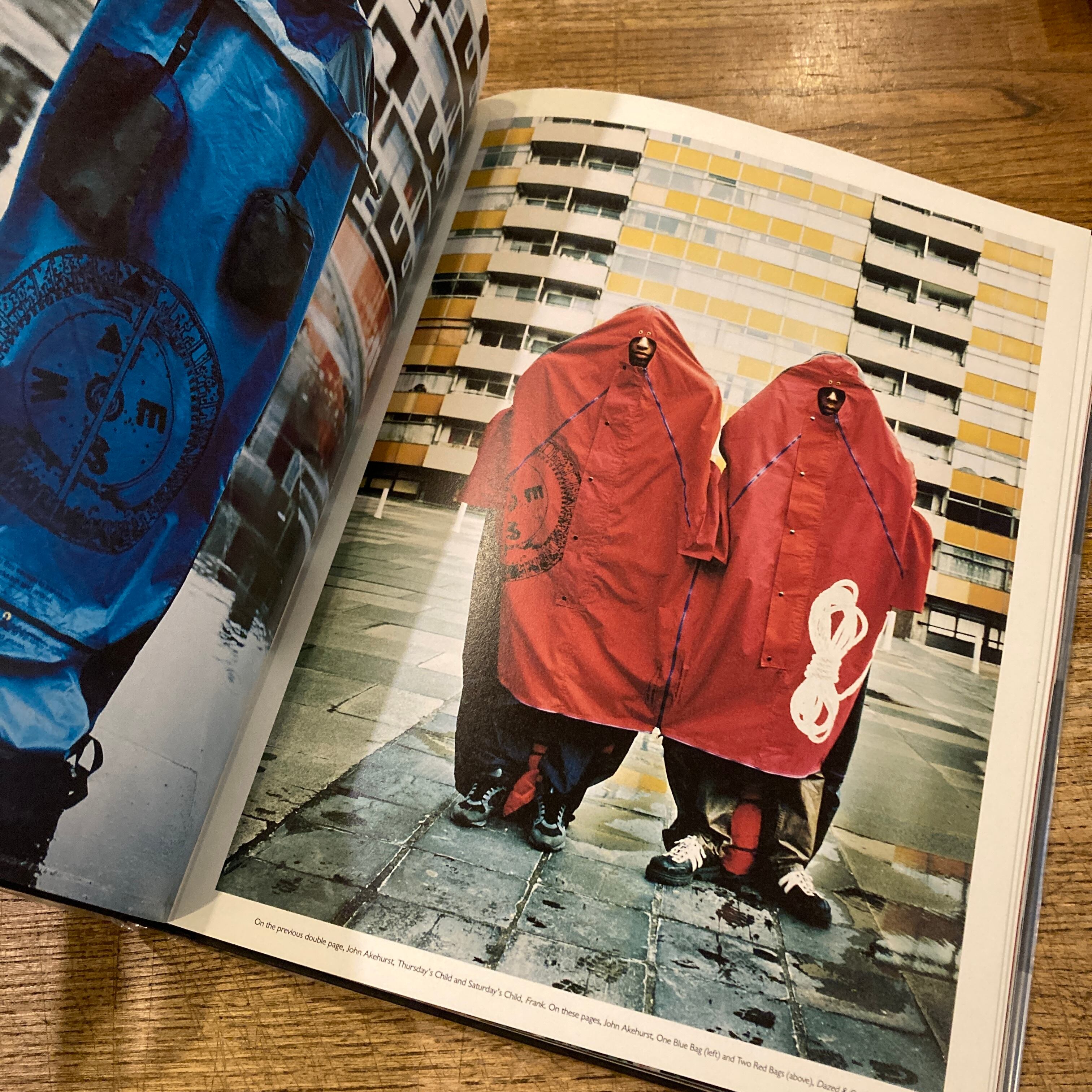 Fashion Images De Mode No.4 / Lisa Lovatt-Smith | 百年