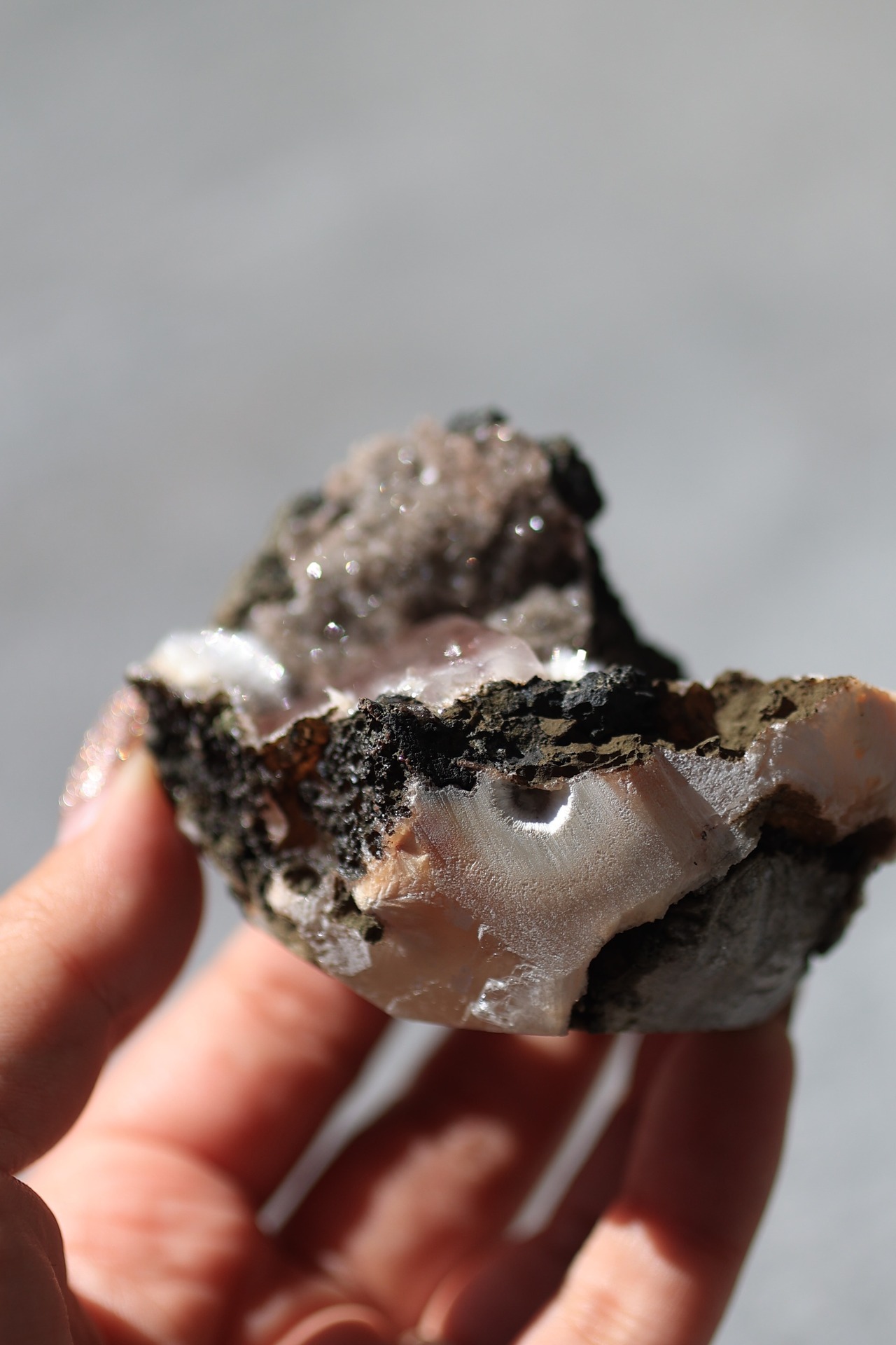 レッドカルサイト「希望の燈」Calcite × Mesolite ◇ 天然石・鉱物・パワーストーン・原石 | st00396