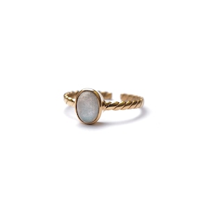 PETIT OVAL STONE FLAT TWIST RING -Labradorite-