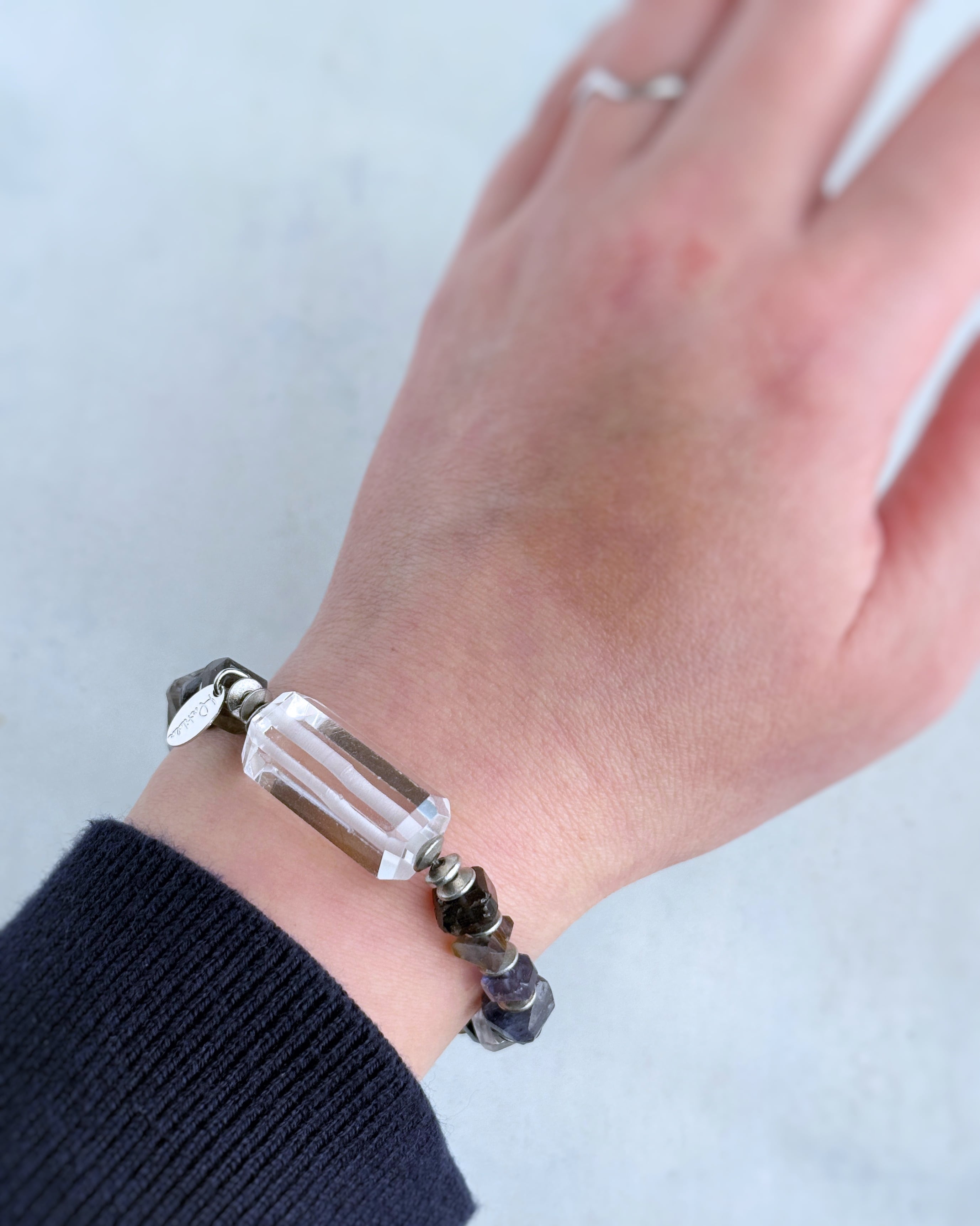 bicolor bracelet(アイオライト×クォーツ)