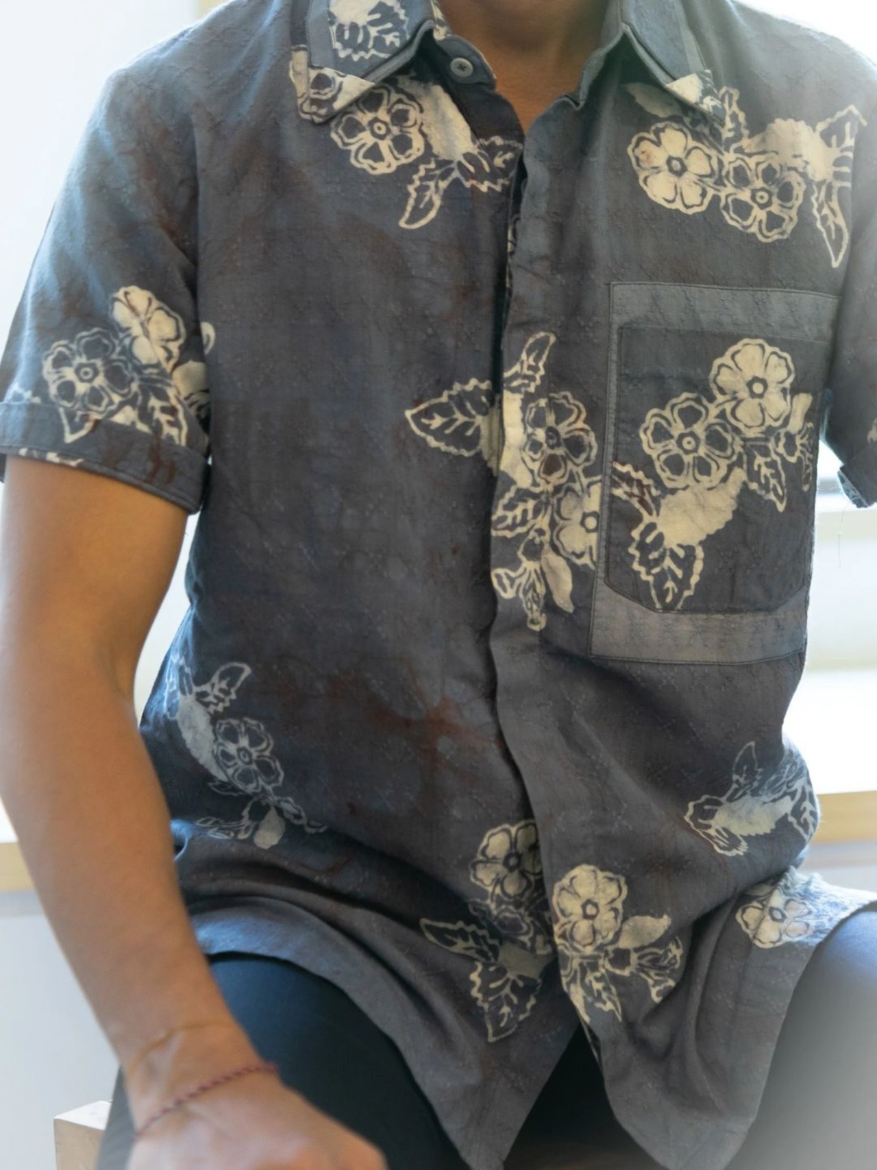 手織バティックシャツ（ユニセックス）