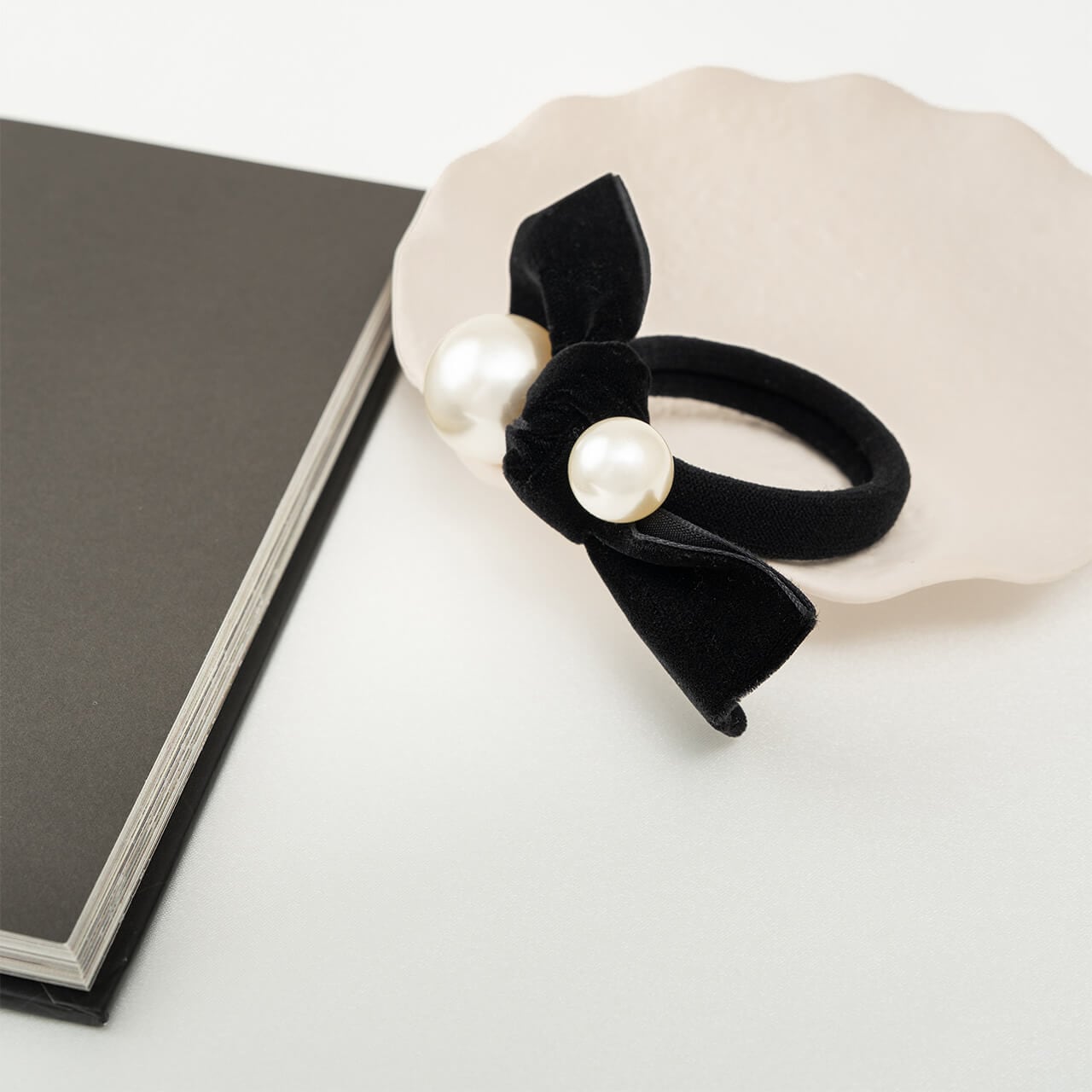 Ribbon Hair Tie with Pearls【パール付きリボン】