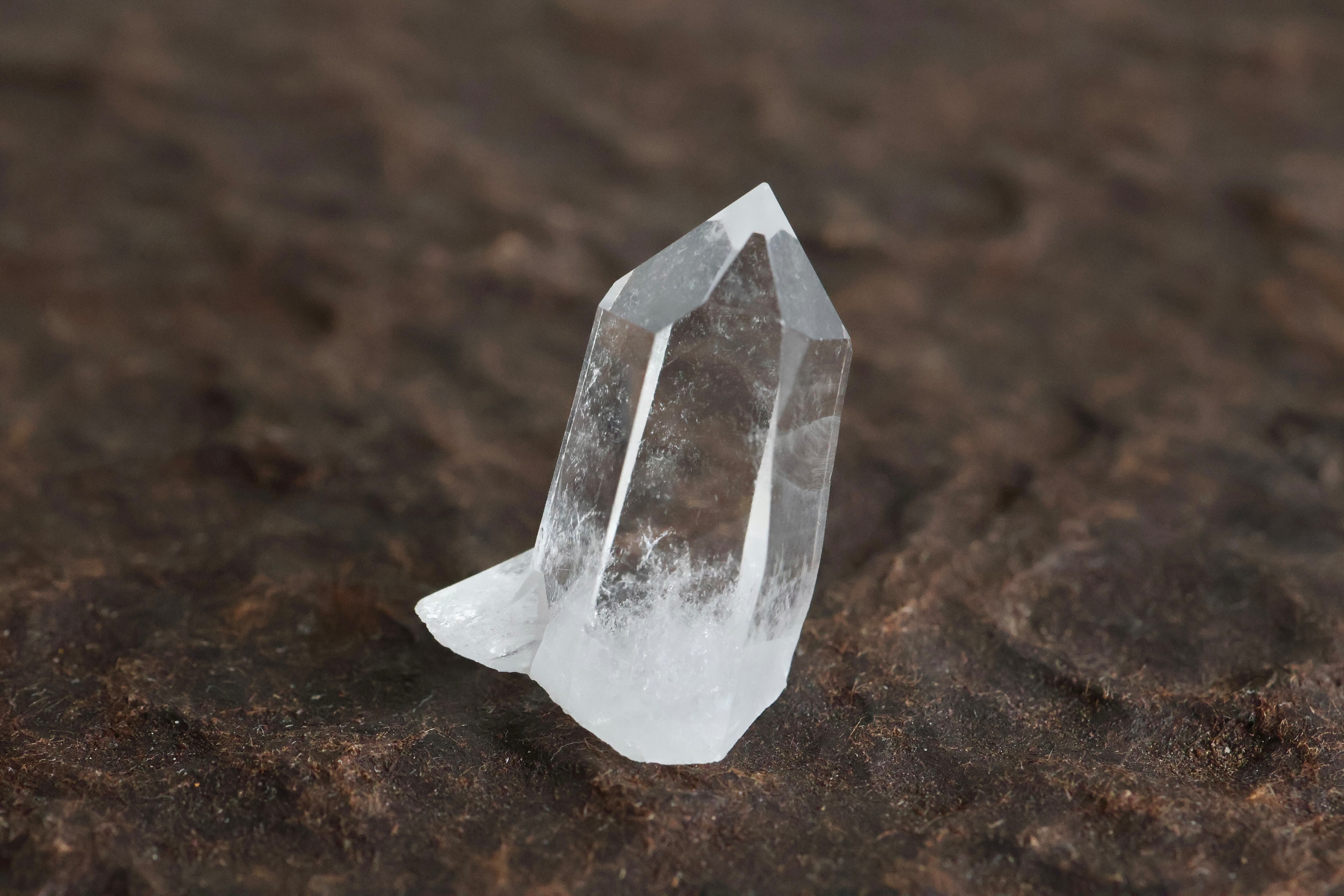 虹入り‼️ヒマラヤのレムリアン水晶 マカルー産 ヒマラヤ水晶 マカルー産 | 石垣島の夜光貝アクセサリーとヒマラヤ水晶