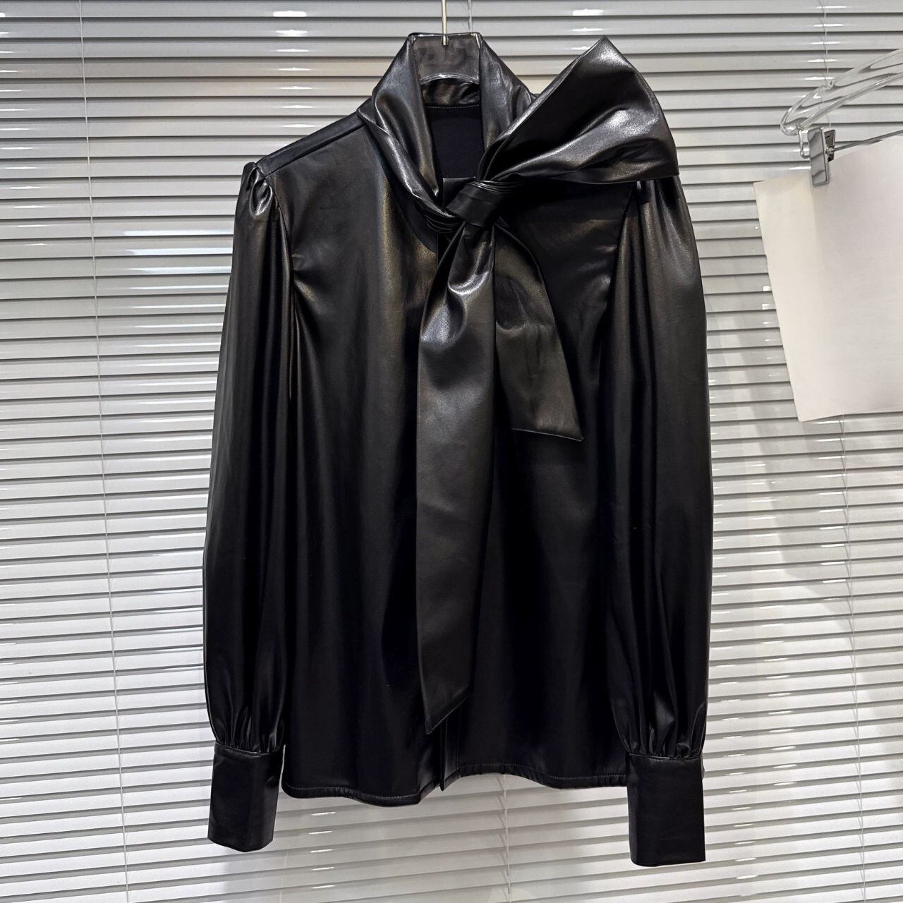 エコレザーボウタイシャツ 0533