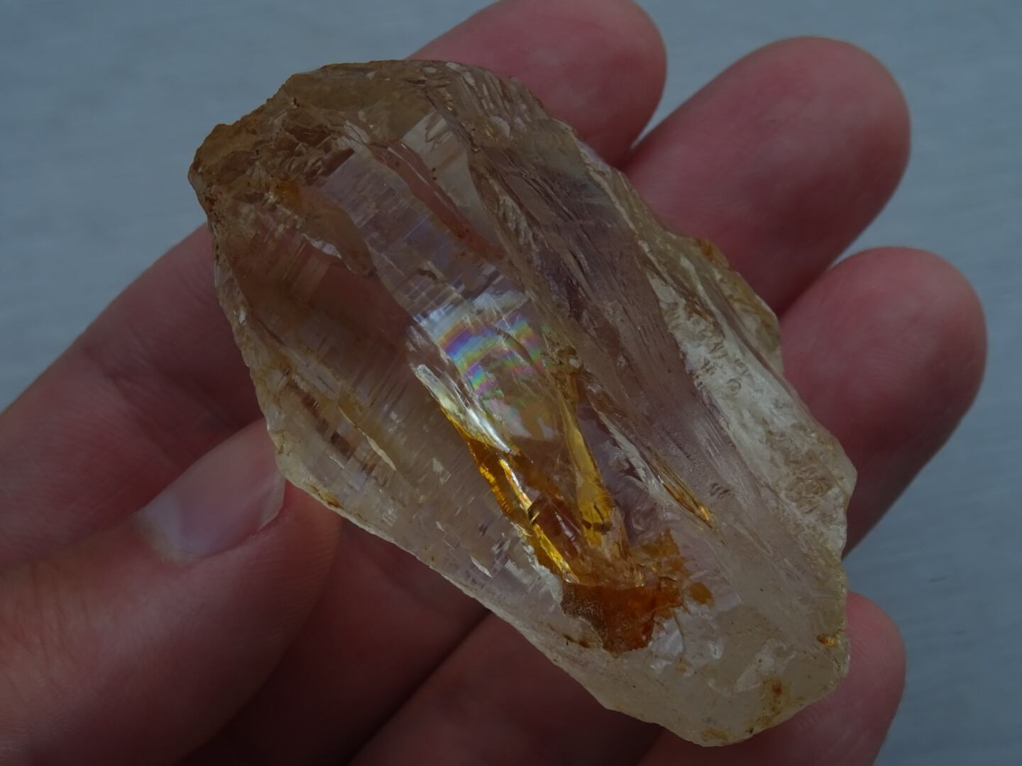 スカルドゥ産ゴールデンクォーツ、セルフヒールドトップ | 虹石屋