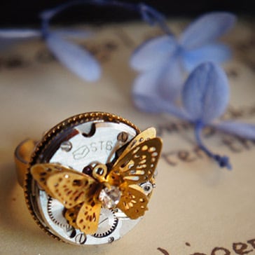 失われた時を求めて 〜機械仕掛けの蝶のリング〜 M21047 | 奇妙な洋装