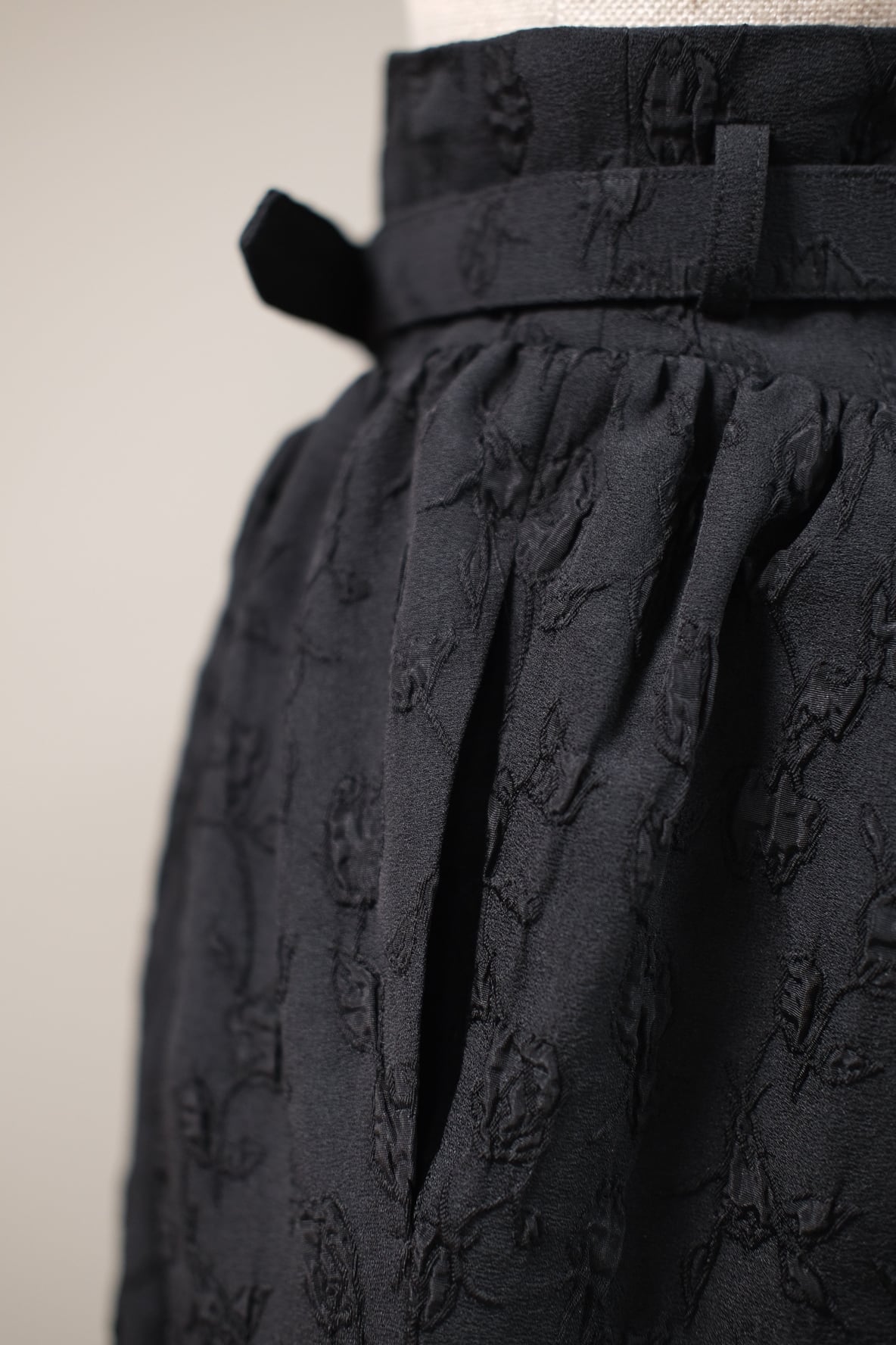 FETICO】Floral jacquard curvy skirt -black- | loop