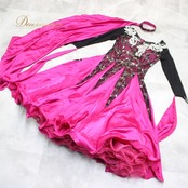 社交ダンス 衣装 スタンダード ドレス ワンピース パーティ衣装 Leirena レイリーナ マゼンダピンク系 黒 ブラック系 シルバー系 チョーカー フロート デザイン ふんわり シルエット スパンコール ラインストーン ダンスウェア 派手 ドレスアップ イベント用 結婚式 同窓会 発表会 レディース 伸縮性 軽やか おしゃれ タンクトップ スリーブ付き パーティー用 高級感