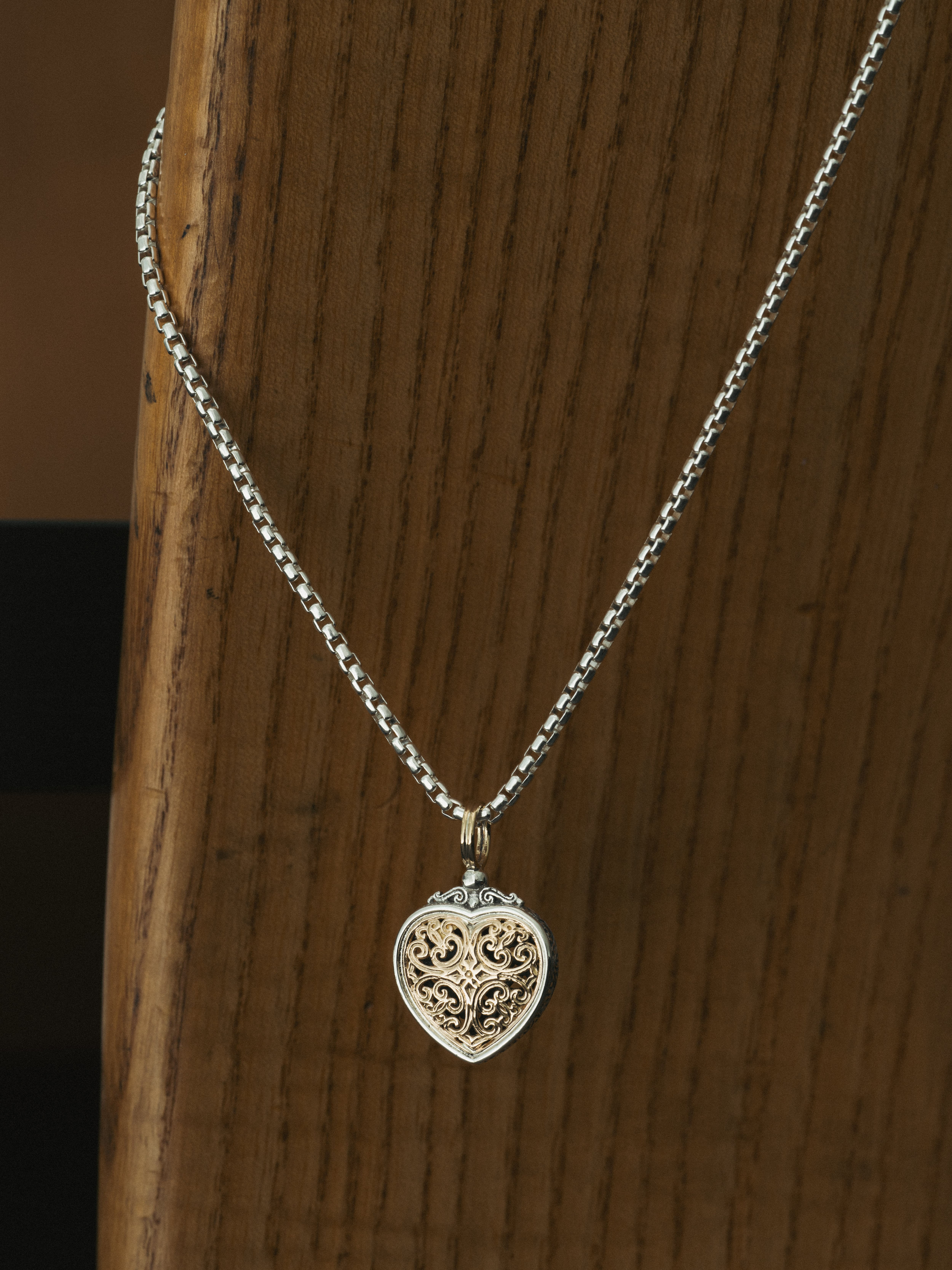 fabulous sounds> vintage necklace