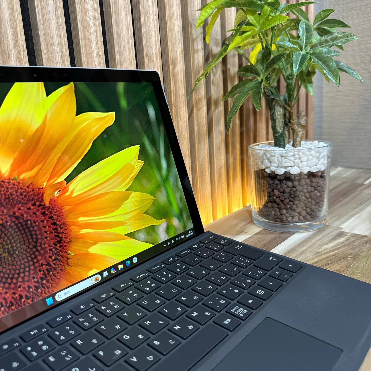 \ 公式ショップ限定価格❣️/ 超美品《上位モデル》Surface Pro 7＋ タッチパネル式 第11世代 メモリ8GB SSD128GB 人気ノートパソコン 安心サポート＆3ヶ月保証付