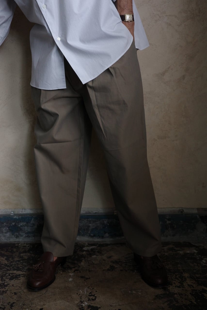 ファッション STILL BY HAND(46M)スラックス 3プリーツ リラックス
