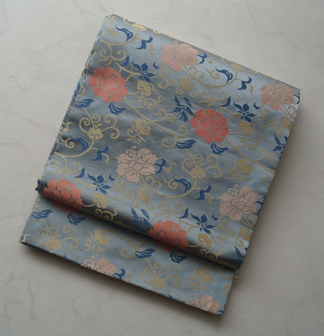 【なごや帯】青磁鼠色　牡丹唐草文　開きなごや帯