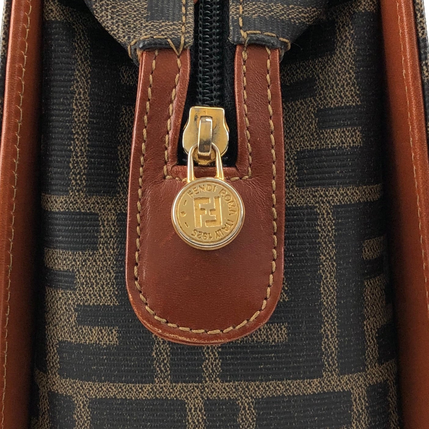 FENDI フェンディ ズッカ ハンドバッグ ブラウン ロゴ PVC レザー