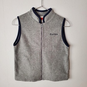 【USED】キッズHANES　ベスト　可愛い美品　130サイズ