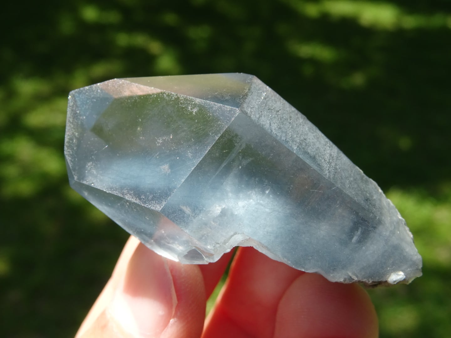 ブルーターラクォーツ（super quality） No.5 ~Blue Crystals~ | 虹石屋