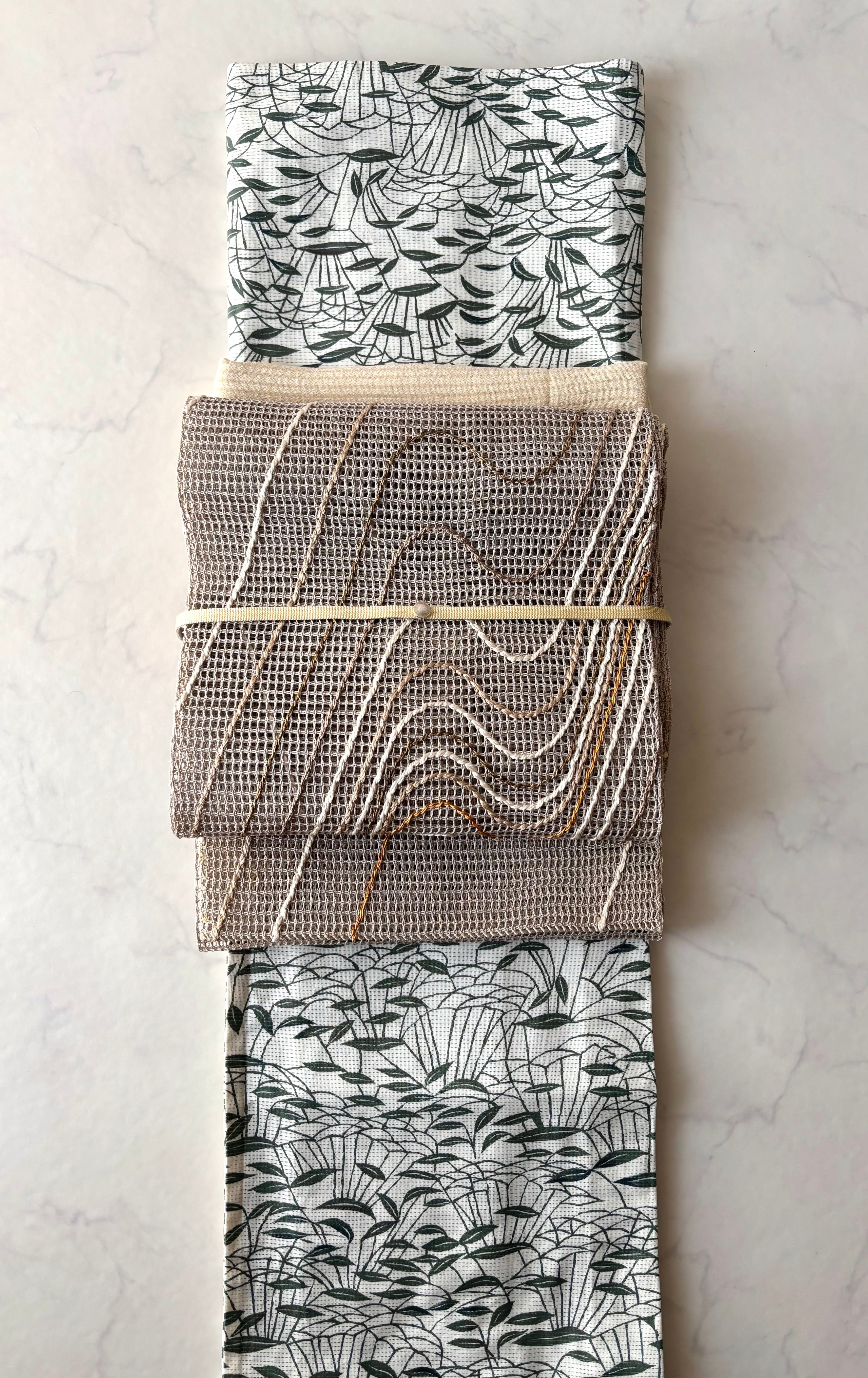 木綿 白地に深緑 抽象草文 小紋 | ruederobe