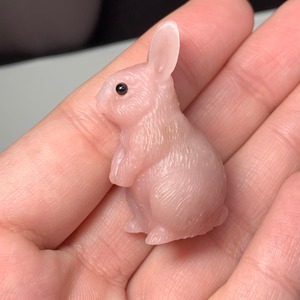 3.ピンクオパールうさぎ・インテリア