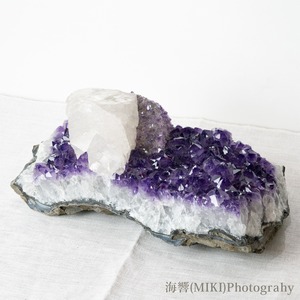 【海響(MIKI)セレクト】カルサイト共生アメジスト（紫水晶）クラスター 5kg｜エネルギークリアリング＆アクティベーションクリスタル｜希少一点物｜空間浄化・瞑想｜送料無料