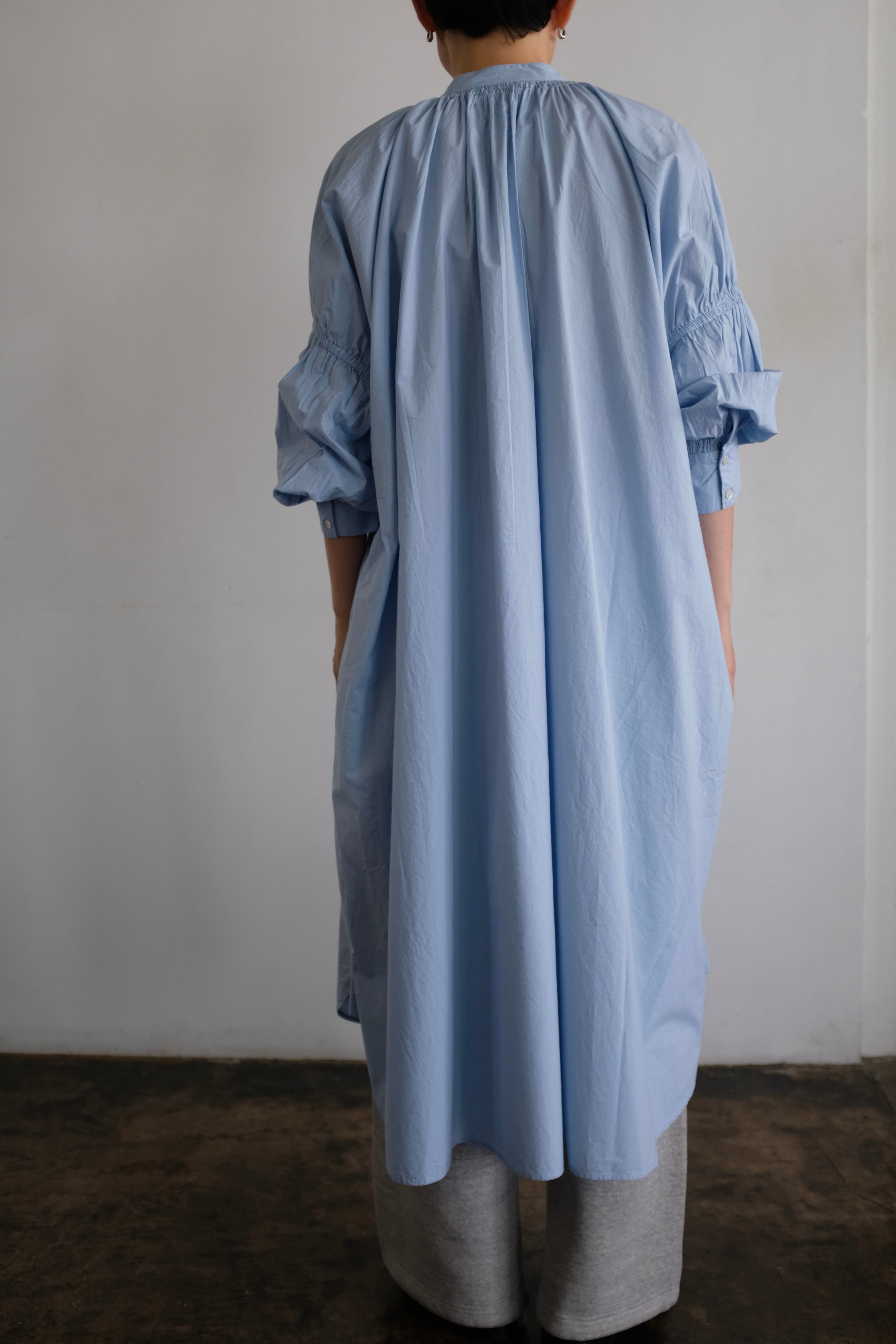 Pau thongvird] HARIKA gather big shirt / Black | YES-姫路の美容院
