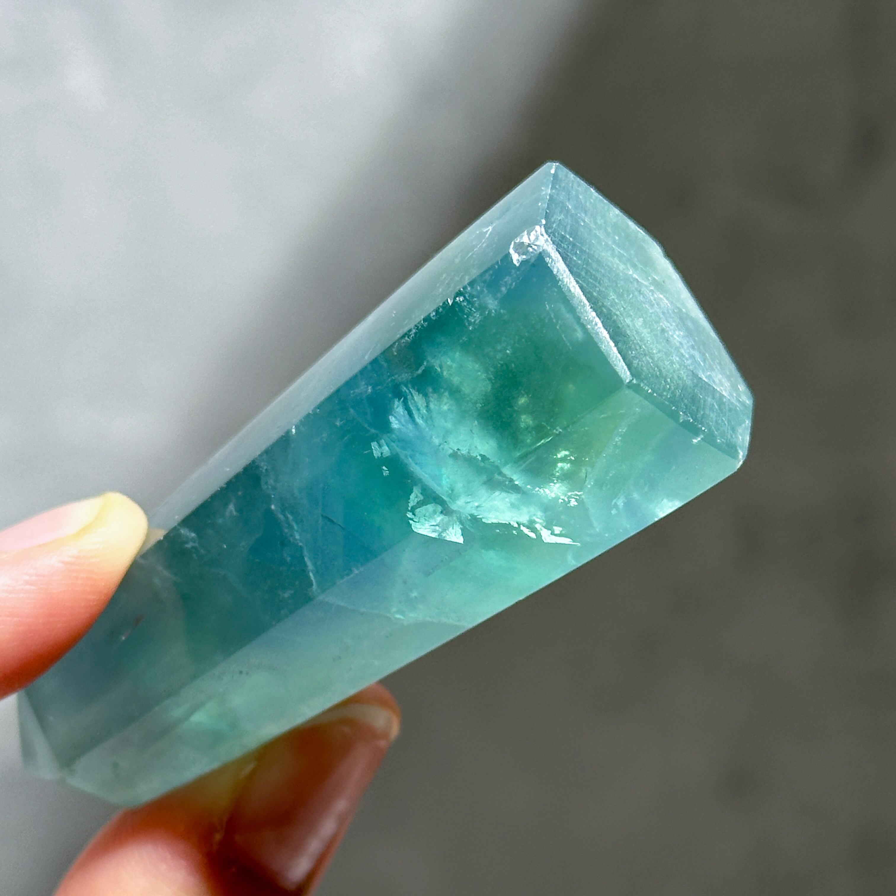 ブルー、グリーンフローライト タワー型14◇ Rainbow Fluorite