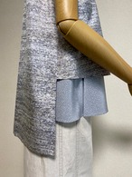 12 グレー小紋紬ノーカラーデザインブラウス　