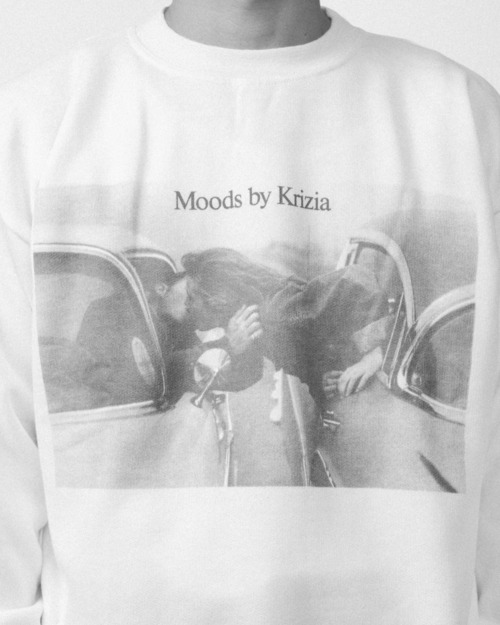 [Late 1980s-1990s] "Krizia" Moods by Krizia Parfums Printed Sweatshirt (Made in Italy)